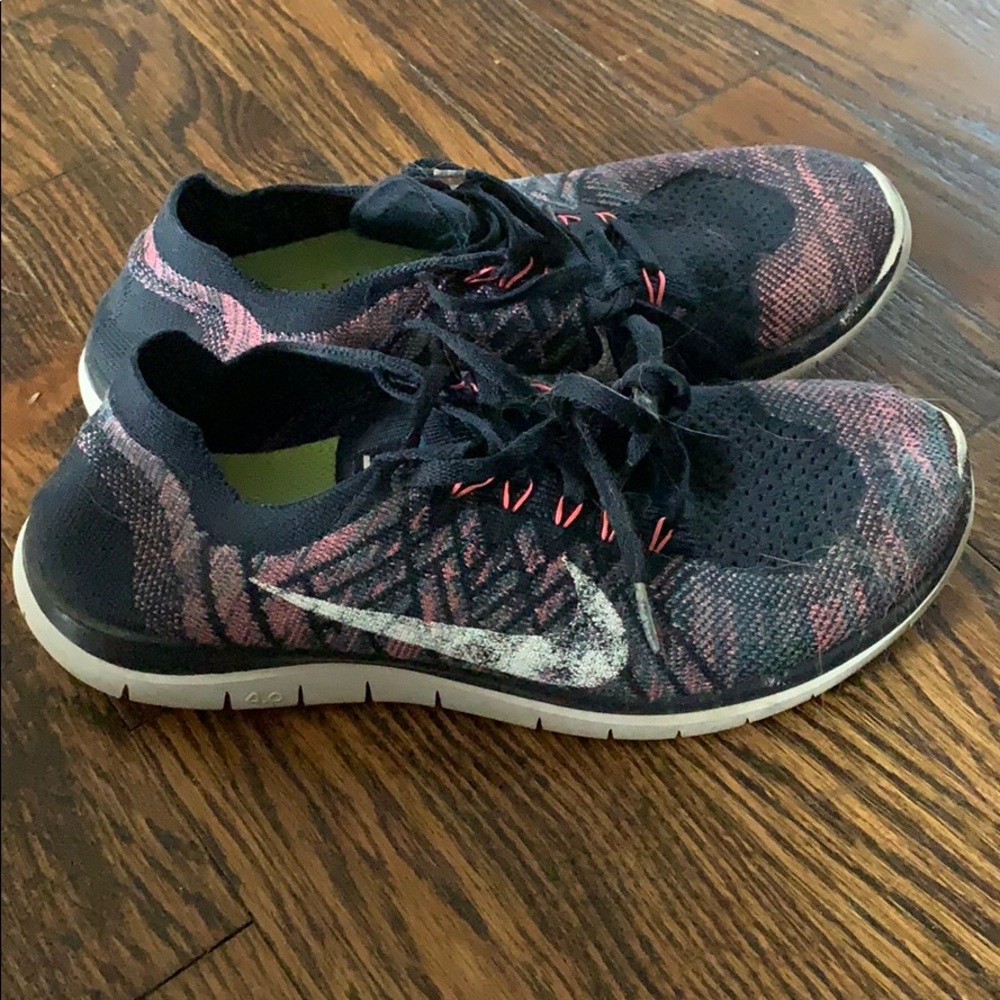 Nike free 4.0 flyknit tennis shoe